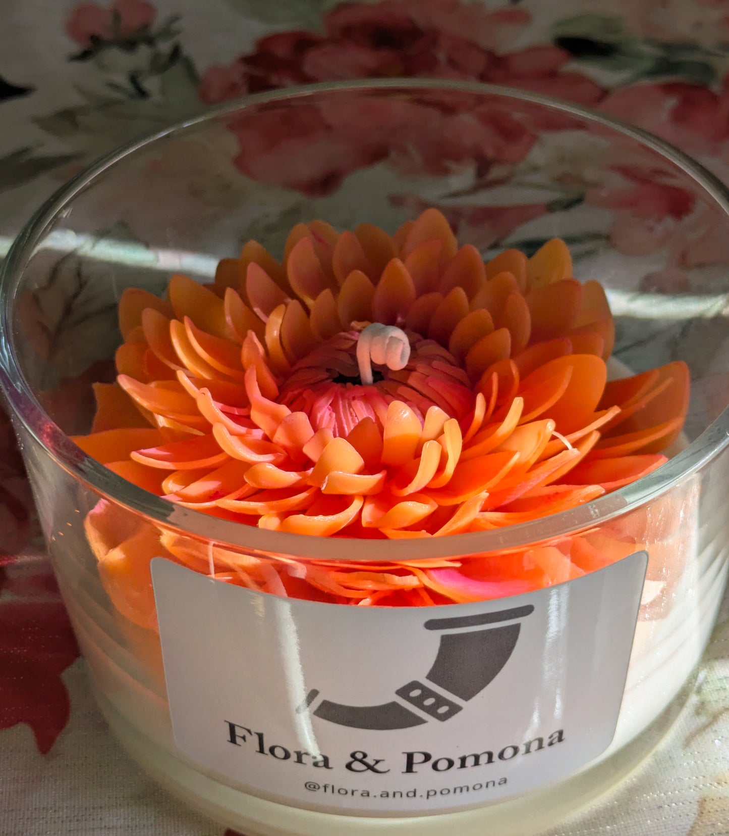 Dahlia candle