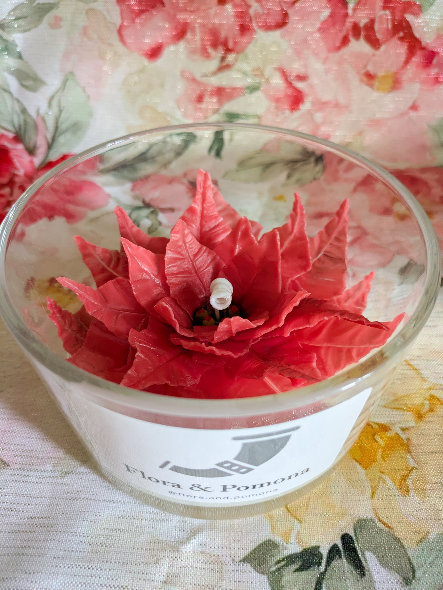 POINSETTIA CANDLE